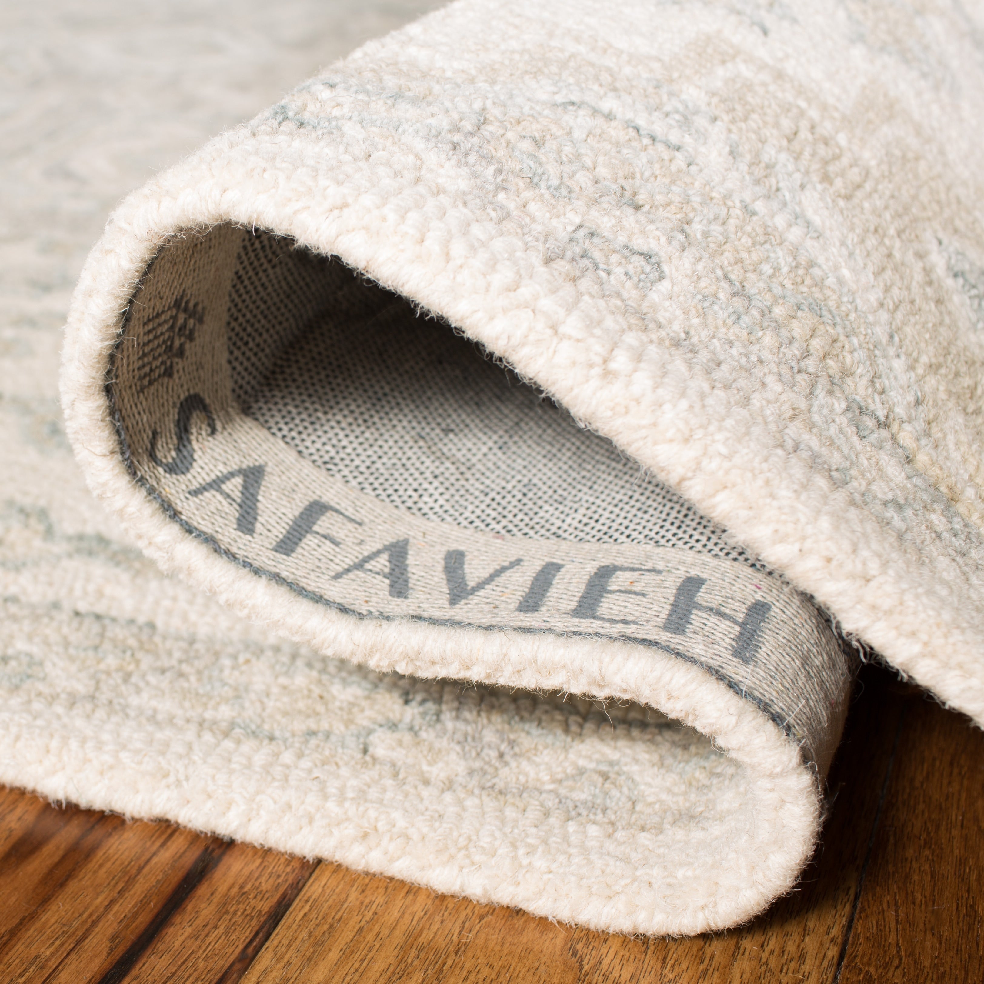 Tapis en laine à micro-boucles Gulseven fait main SAFAVIEH