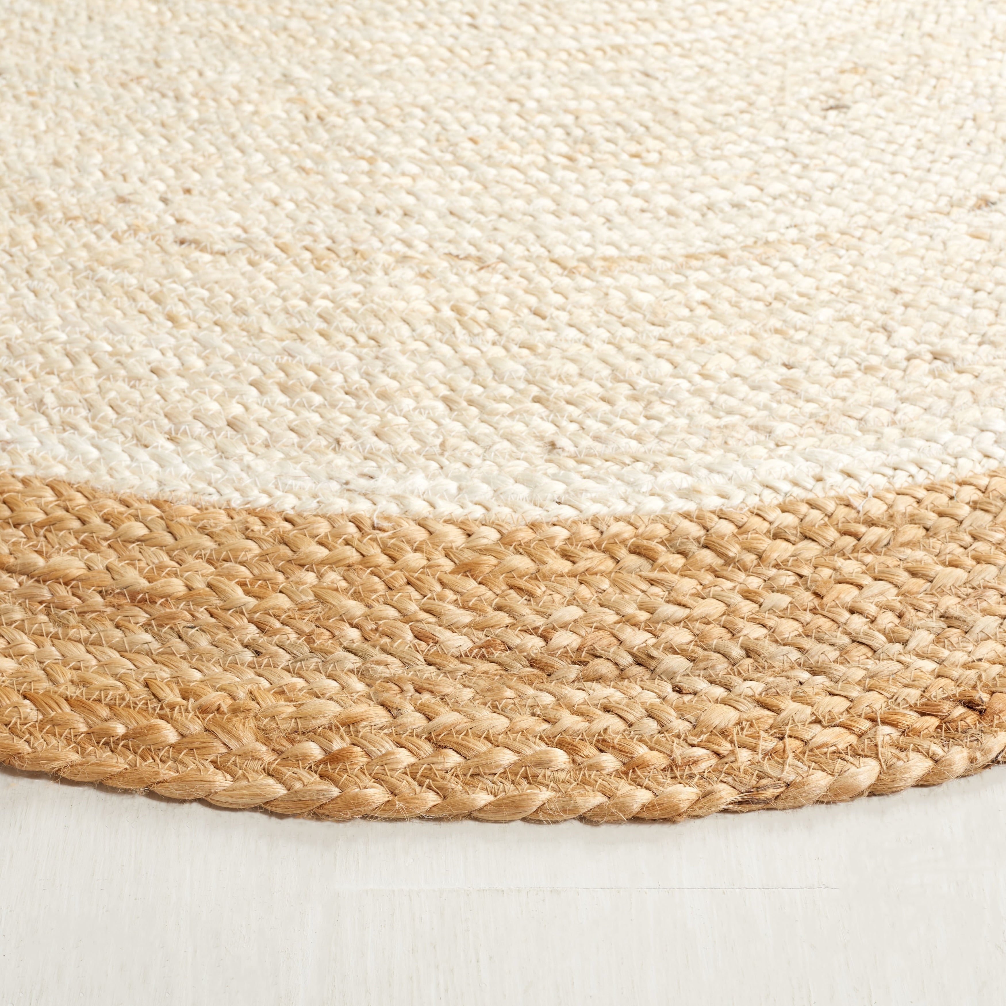 Tapis rond en jute fait main en fibres naturelles Jolette avec bordure SAFAVIEH