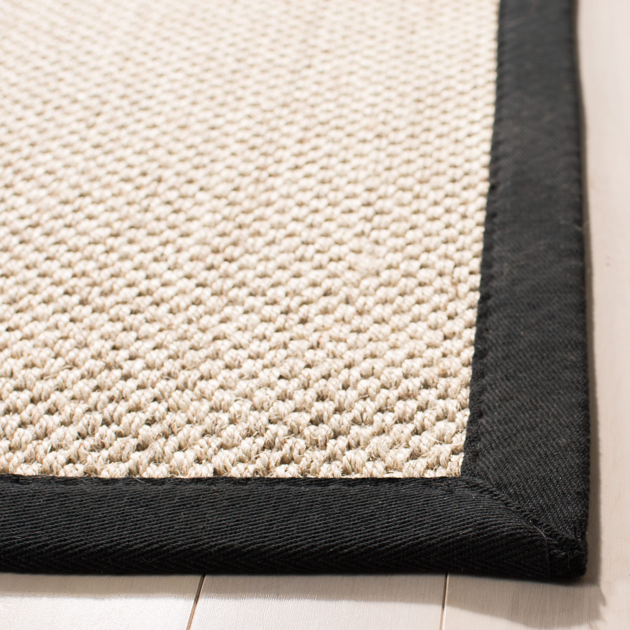 Tapis en sisal à bordure décontractée Lorine en fibre naturelle SAFAVIEH