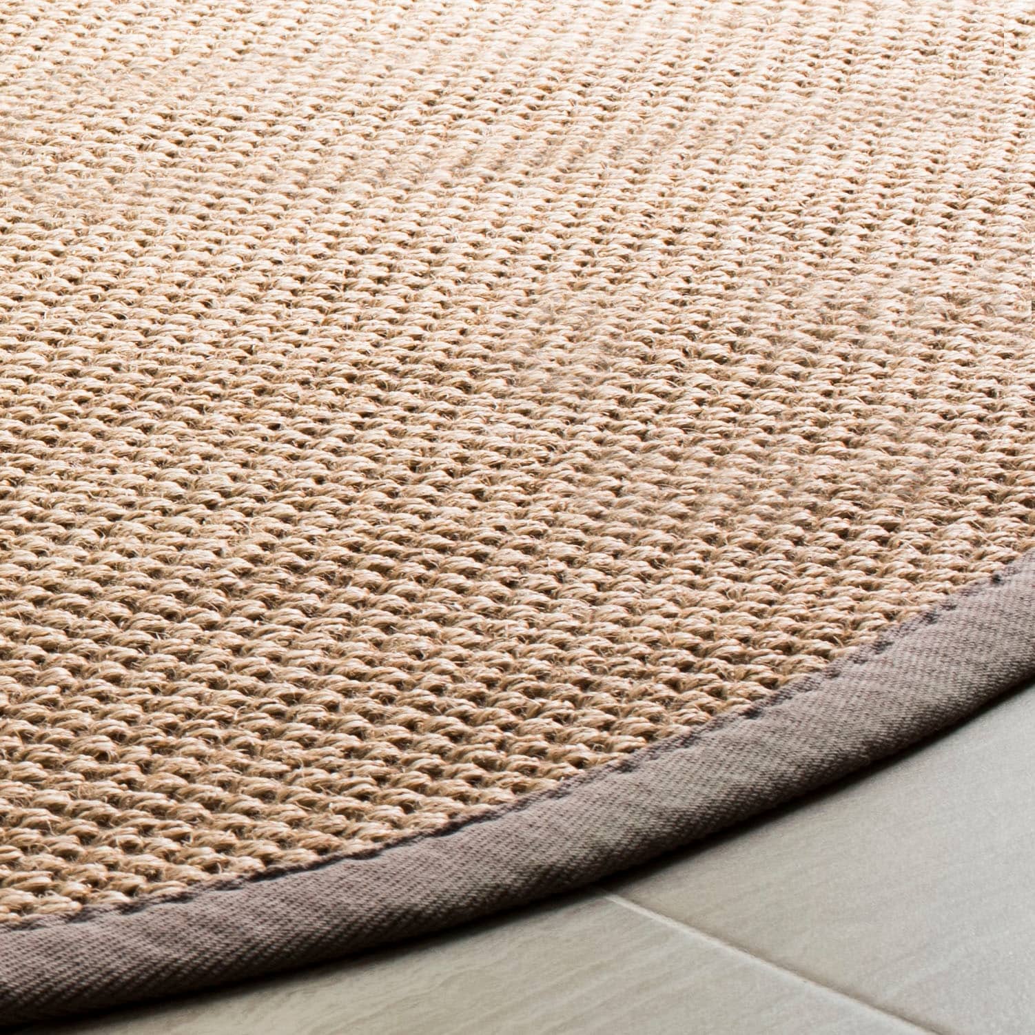 Tapis en sisal à bordure décontractée Venus en fibre naturelle SAFAVIEH
