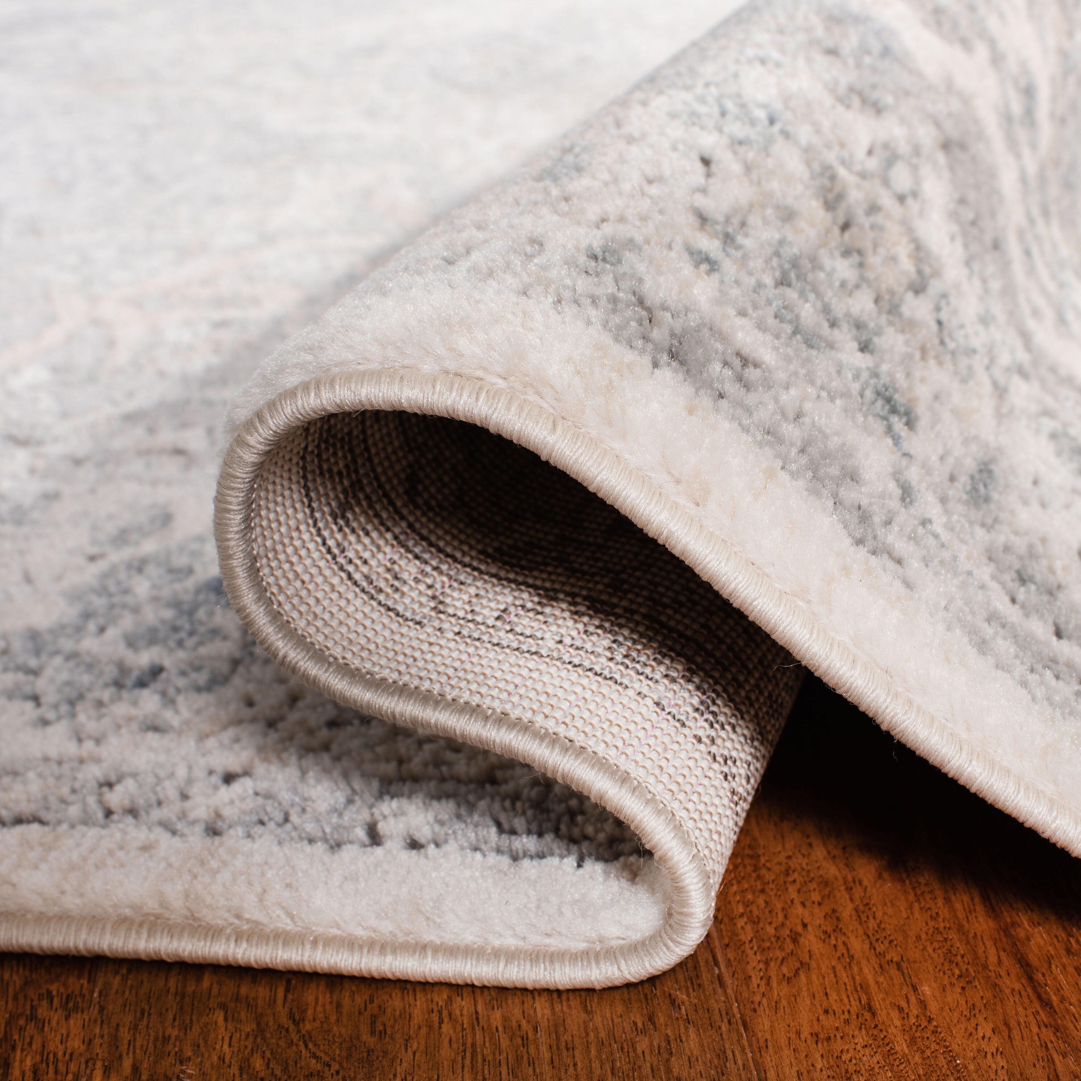 Tapis oriental traditionnel SAFAVIEH Oregon Emmy