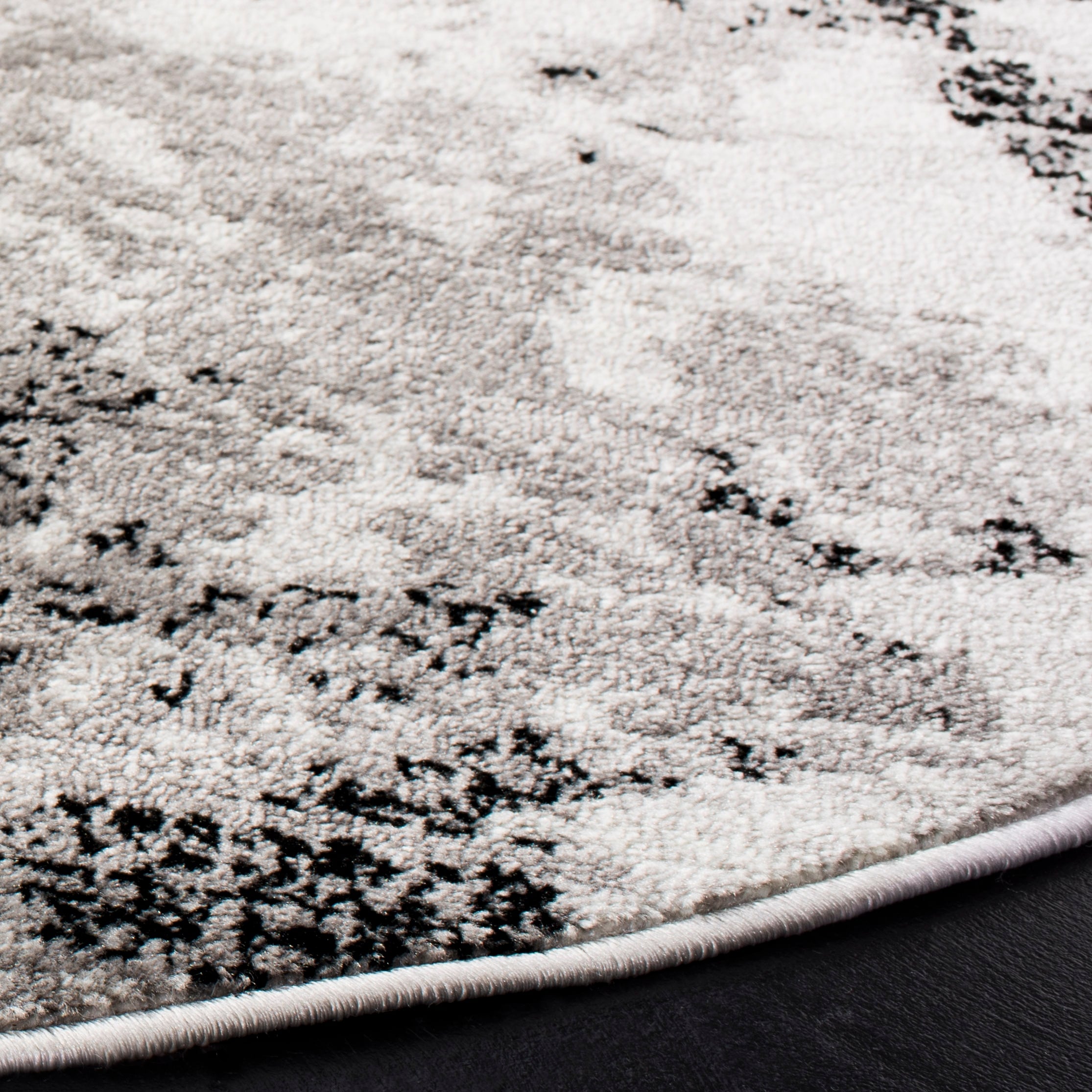 SAFAVIEH Tapis moderne Skyler Leitha