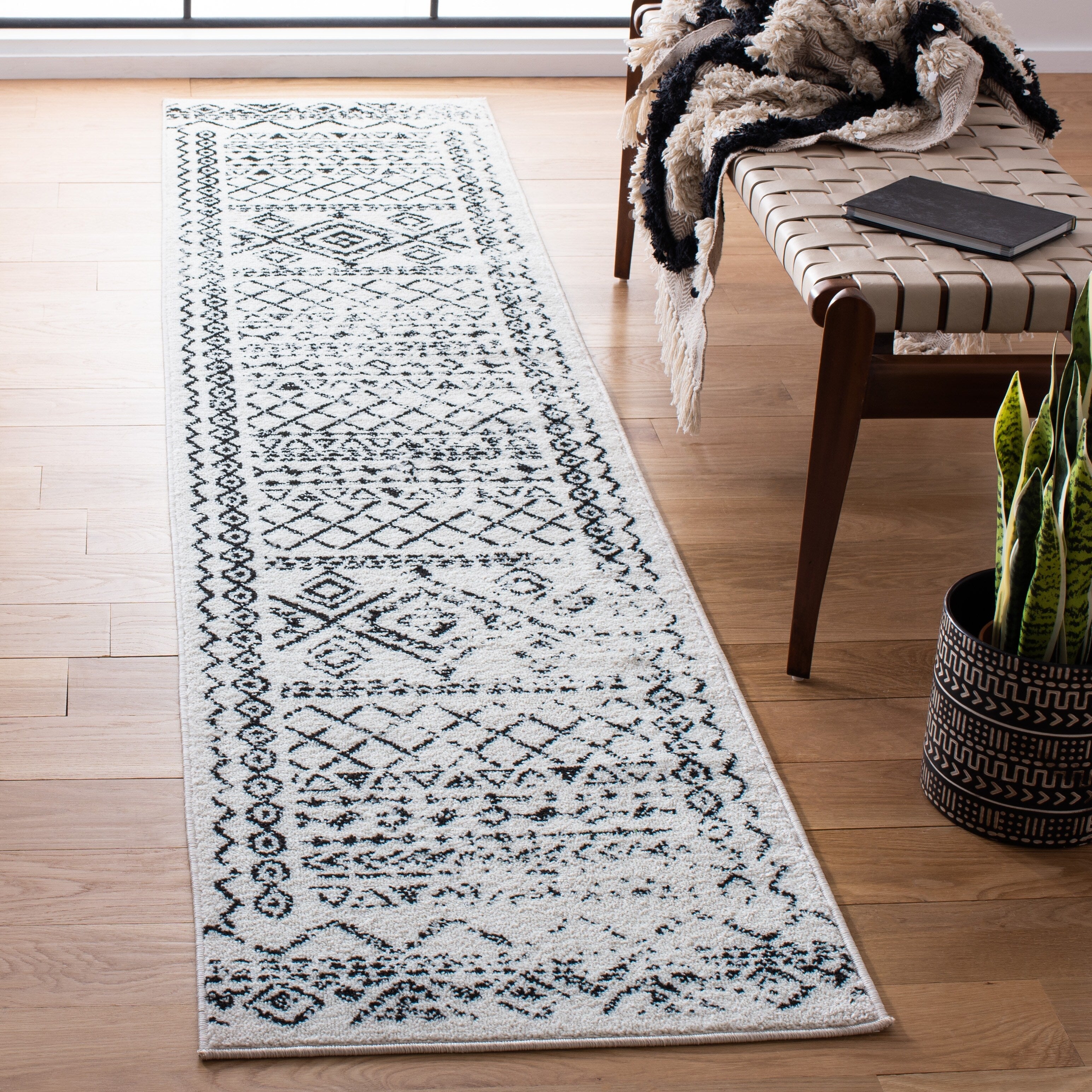 Tapis rustique marocain bohème tribal vieilli SAFAVIEH Tulum Hinnertje