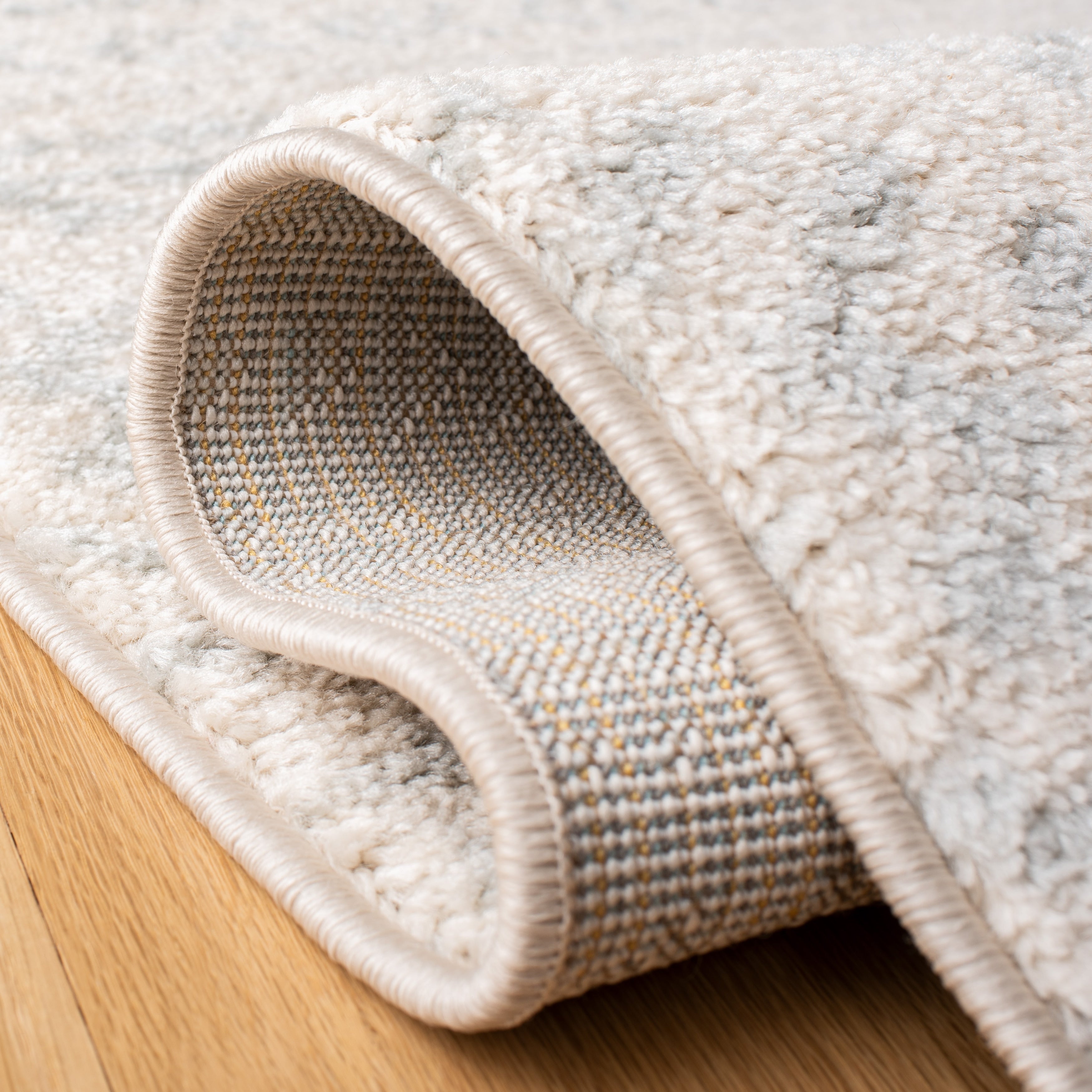 Tapis marocain bohème chic SAFAVIEH Tulum Vetuta