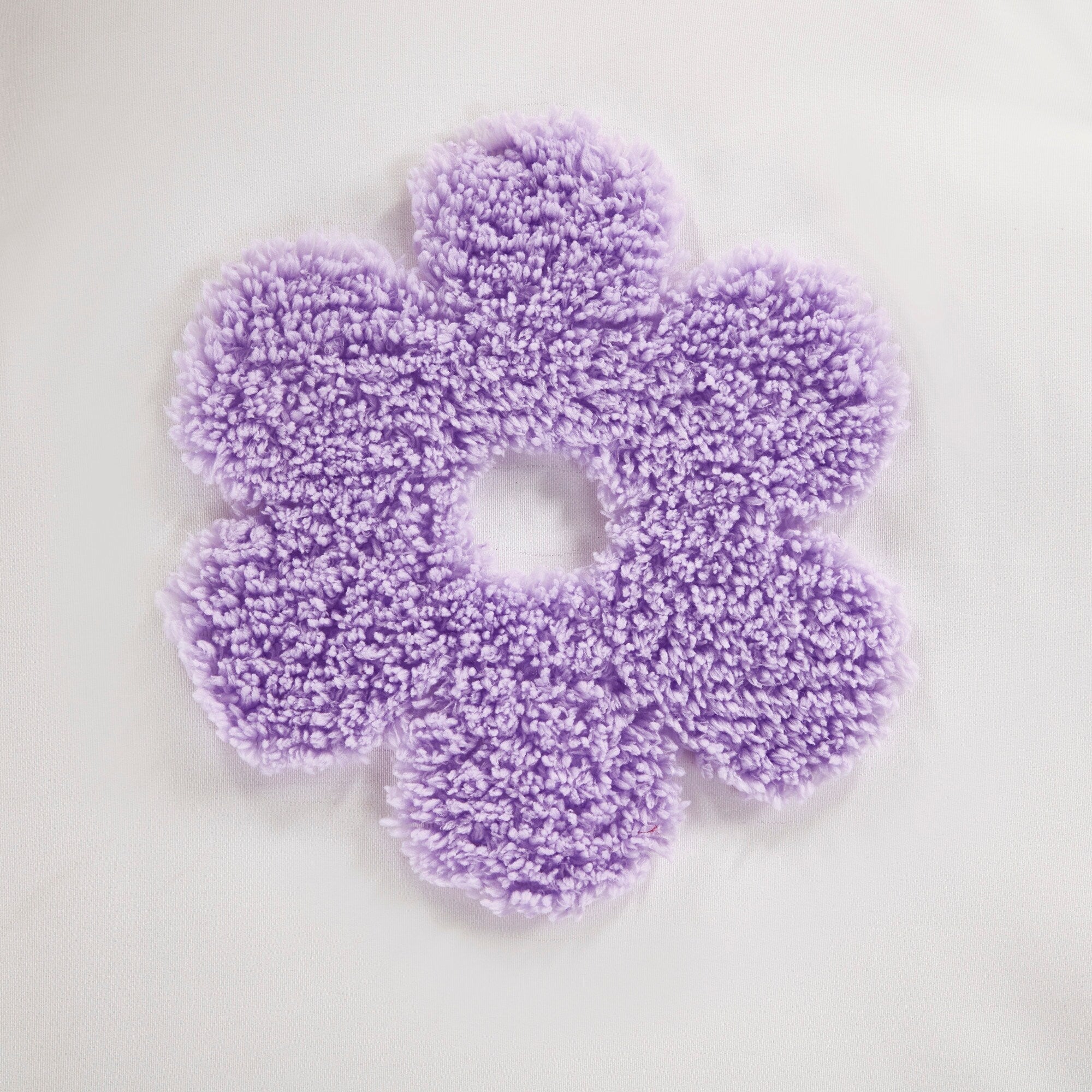 Parure de lit réversible en chenille touffetée à motif floral Madeline pour enfants au design intelligent